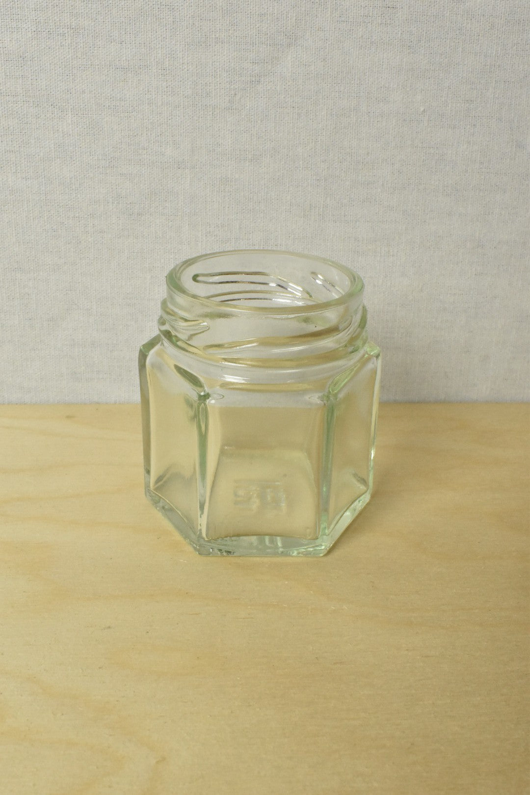 Pot hexagonaal 45ml/50gr - 50st inclusief deksels(wordt niet verzonden);Pot hexagonaal 45ml/50gr - 46st