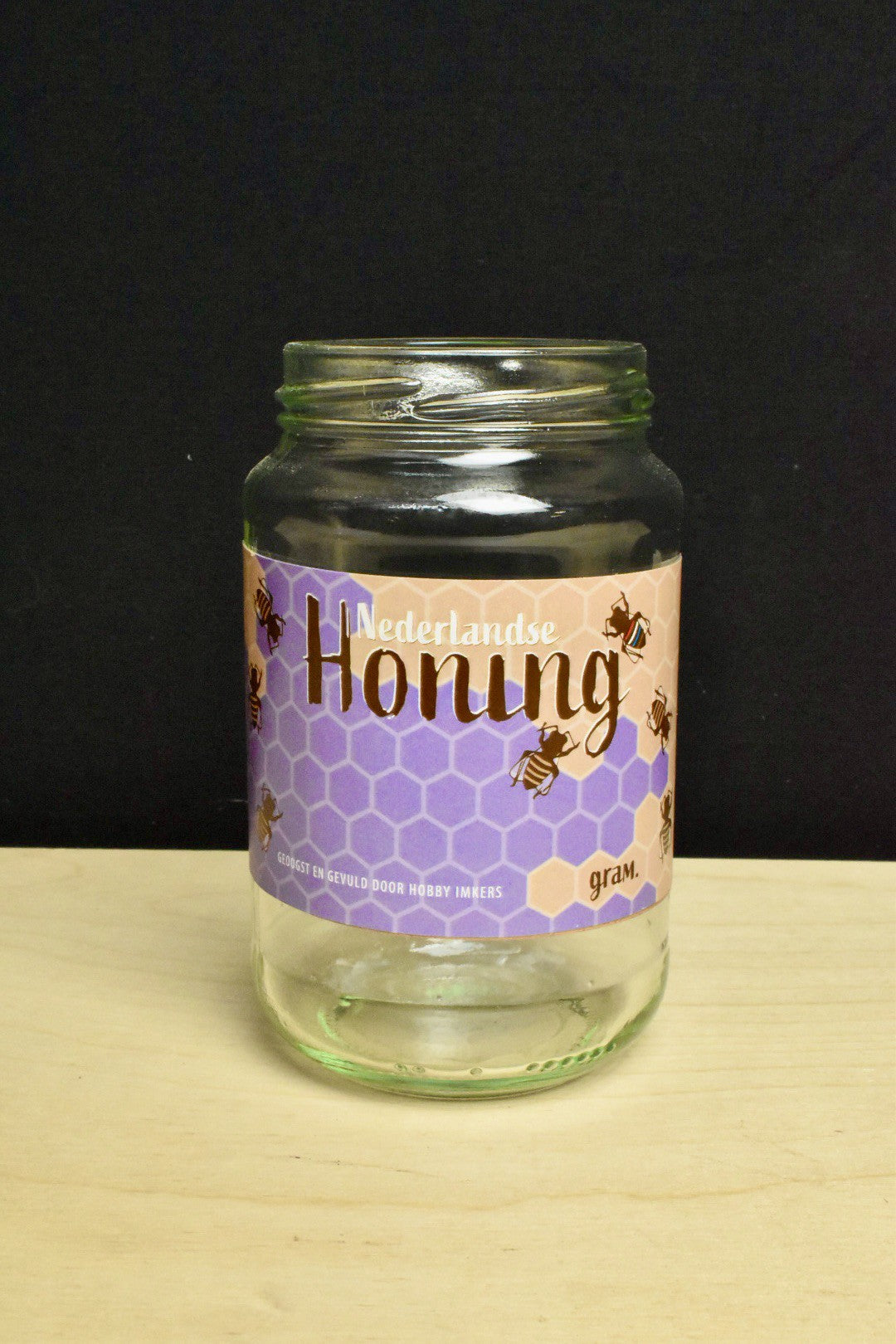 Etiket Nederlandse honingraat met bijtjes paars;
