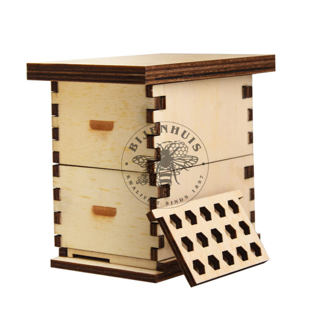 Miniatuur bijenkastje