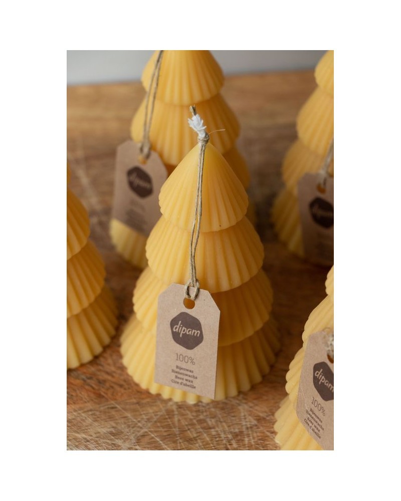 Bijenwaskaars in vorm van kerstboom;Bijenwaskaars in vorm van kerstboom;kerstboom kaars van bijenwas